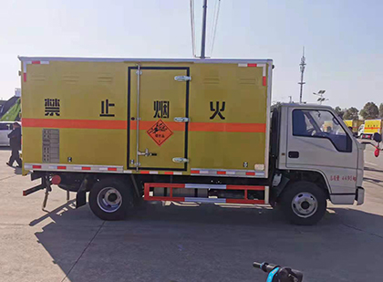 墨脱爆破器材运输车
